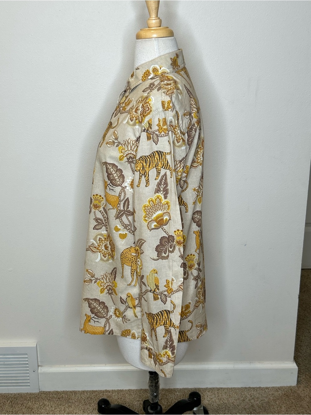 J. McLaughlin Beige Button-Down Shirt with Mustard & Brown Floral Animal Print L - Picture 5 of 10